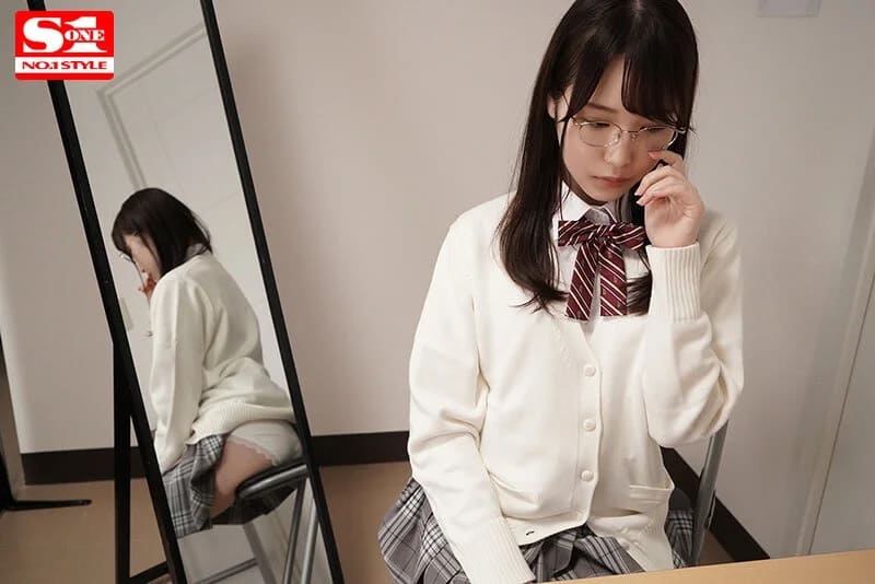 香水じゅんがメガネにブレザー姿で教師とフルバックパンツずらしハメ着衣セックス